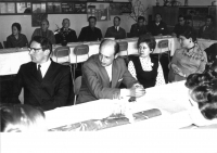 Helena Koníčková se svým mužem ve škole v 70. letech
