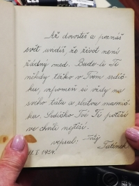 Památníček - věnování od tatínka.