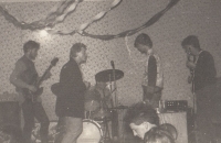 Ilegální koncert, Zachrašťany, 1984