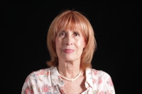 Portrétní fotografie z natáčení rozhovoru v plzeňském studiu ze dne 12. 6. 2019