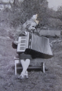 Jitka Průchová v roce 1945