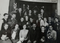 Karel Bubílek první zleva stojící, UMPRUM, Brno, 1951