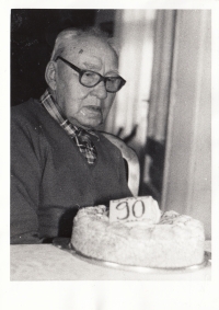 Otec Josef Holeček v devadesáti letech, 80. léta 20. století