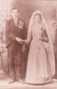 Svadba starých rodičov Jána Gadžu v Amerike, 1901