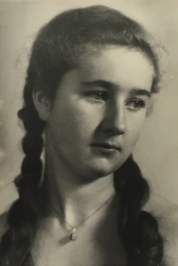 Renata Horešovská okolo roku 1951