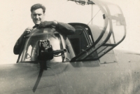 Oldřich Schreiber jako střelec bitevníku, cca 1954