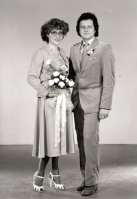 Novomanželé Hana a Miroslav Urbanovi, 1983