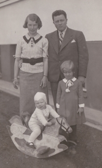 S rodiči a sestrou