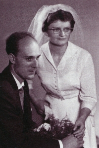 Wedding photo of Milan and Anna Báchorek in 1967
