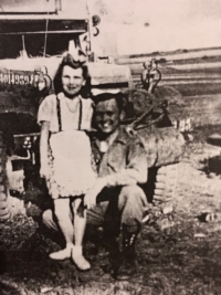 Hana Maršátová (později Cihlářová) s americkým vojákem
