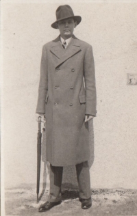 Manžel Antonín Frantal, 1931