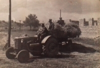 Archivní foto traktoru, nedatováno