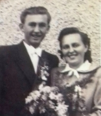 1950 - profilové foto - svatební