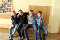 Studenti Gymnázia Dr. A. Hrdličky v Humpolci, kteří s Miloslavem Horníčkem natáčeli reportáž pro Příběhy našich sousedů