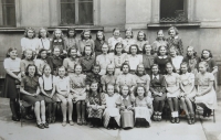 Milena Válová in municipal school, top row, second from the right