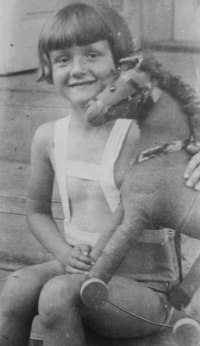 Jan Roman v Užhorodě v roce 1934