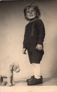 Miloš Kim Houdek ve 2 letech, foto Krátky 1946
