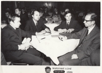 Na konferenci o vláknech v Mariánských lázních (druhý zprava)