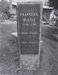K odhalení pamětní desky Františka Blažka došlo v roce 2002