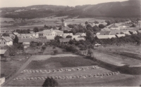 V souvislosti s výstavbou vodního díla Želivka v letech 1963–1980 bylo zrušeno, vysídleno a zbořeno městečko Zahrádka u Ledče nad Sázavou
