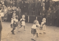 Ze slavnosti ku příležitosti odhalení pamětní desky na rodném domě generála Václava Šáry