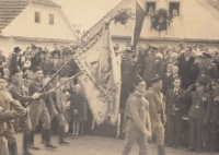 Ze slavnosti ku příležitosti odhalení pamětní desky na rodném domě generála Václava Šáry