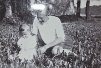 Malý Pavel s tatínkem, 1934