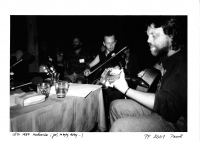 Na disidentském táboře v Maďarsku, zprava Pavel Šmíd, Libor Kudláček, György Varga, Maďarsko, srpen 1989