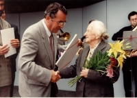 950. výročí založení Břeclavi, předávání ceny paní Kamile Sojkové, 28. 9. 1996
