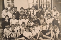 School photo of Oldřich Novotný  (top row, fourth from left),1948