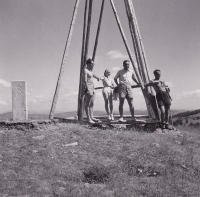 Otec Cyril Skopal na hranicích Slov. štátu a protekt., asi 1940-41