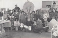 Employyes of the workshops of the South Bohemian Theater around 1990 (Vl. Sloup stands on the right)
