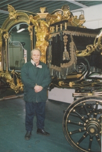 Vl. Sloup with a funeral carriage of the capital city of Prague, which he renovated. The period of self-employment after 1989
