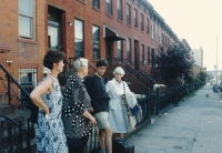 Zleva: Charlotta Kotíková, její matka Herberta, mladší syn Jan a teta Anna, Brooklyn 1992