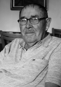 Karel Hlaváček při natáčení, 2019