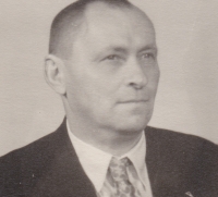 Mlynář Josef Blažek, který byl do roku 1955 vězněn v Dolních Kralovicích, Jihlavě, Táboře a nakonec v jáchymovských lágrech. Foceno v roce 1958