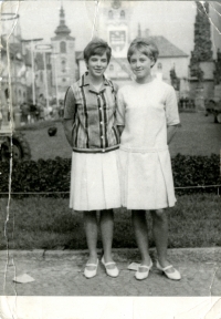 Anna Hogenová (right) and her sister Hana, Žatec, 1962.