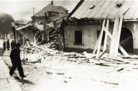 Pekařství v Přibyslavi po ruském ostřelování dne 10. 5. 1945 