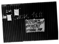 Plakát ze sametové revoluce v Praze