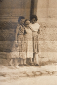 Hedvika Huschová s dcerami