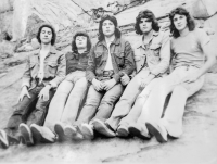 Ve Štěnovicích 1976 – zleva Jiří Kovář, Jaroslav Kalat, Josef Hartman, Ivo Hucl druhý zprava a Miloš Hejl
