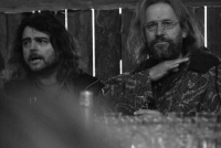 Ivo Hucl (vlevo), s hudebníkem Oldřichem Janotou, přibližně rok 1992