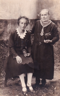 Matka a babička Emila Baierla