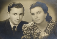 Jarmila with her cousin; 1941