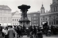 Náměstí v Českých Budějovicích v listopadu 1989 (tehdy Žižkovo, dnes Přemysla Otakara II.)
