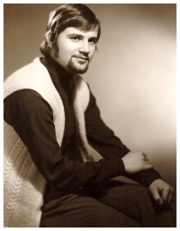 Miroslav Kučera - frontman hudební formace s novým názvem Dominant, původní název „Monks“ museli hudebníci opustit, protože byl anglický  (1971)