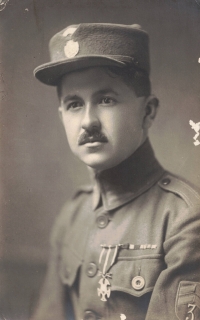 Dědeček Antonín Šesták jako ruský legionář, Praha asi 1920