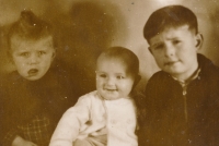 Siblings Kiršners, from the left: Milada, Jiří and Václav