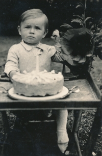 Václav Kiršner slaví první narozeniny (1944)