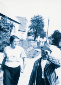 Teta Průchová a děd Ludvík Kožíšek